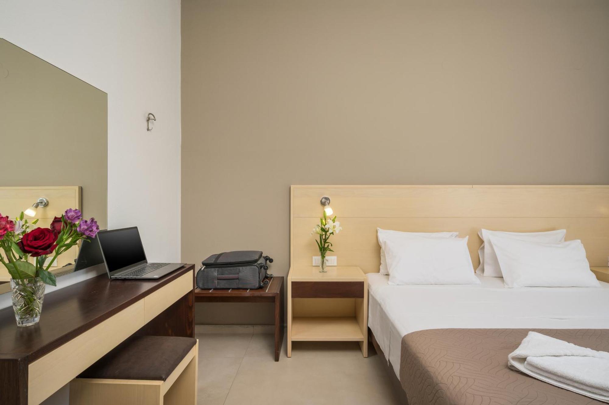 Esplanade Aparthotel 2*
