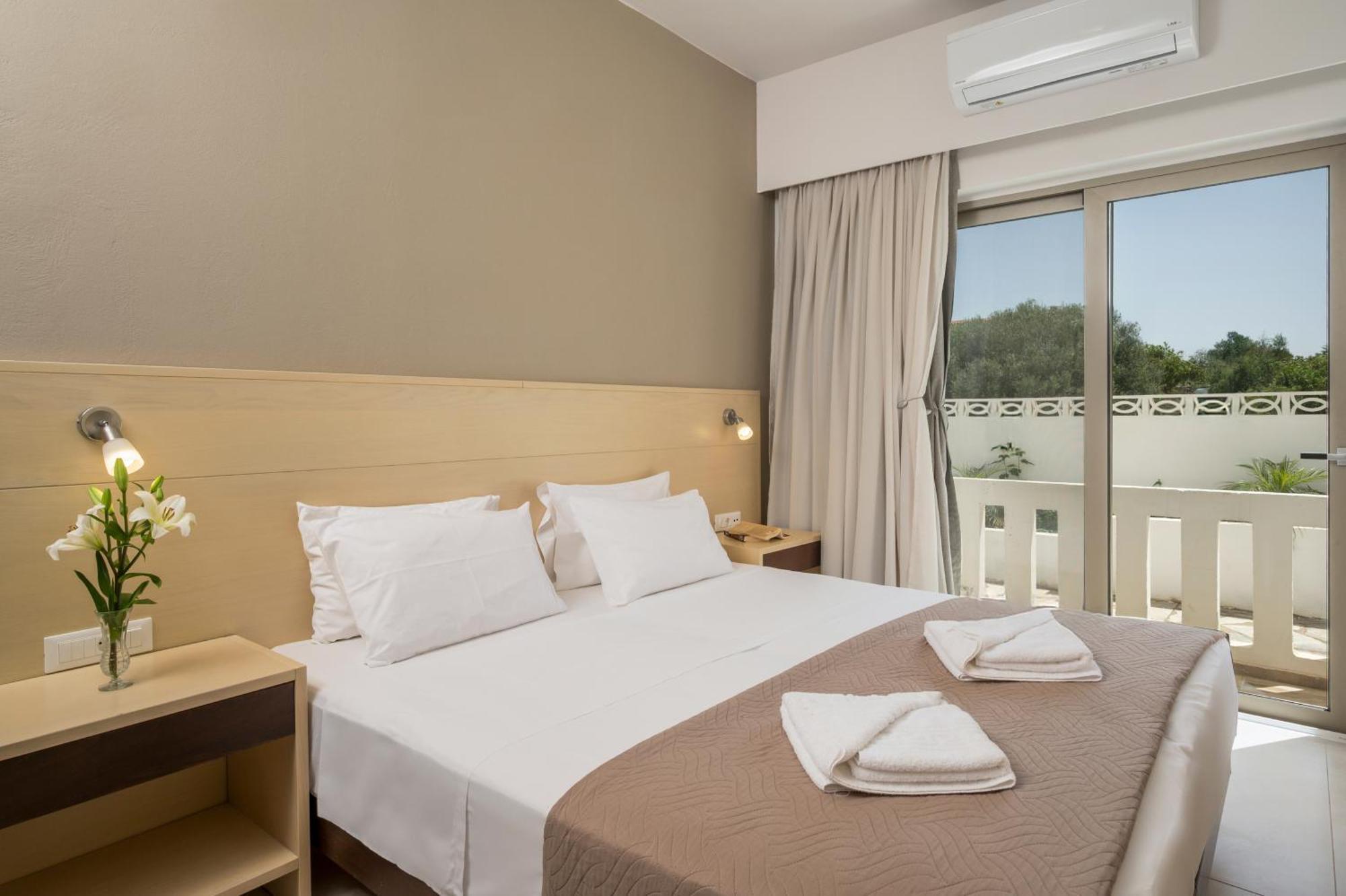 Aparthotel Esplanade 2*